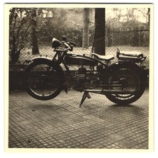 Fotografie Wegert, Berlin, Motorrad DKW mit gefedertem Sitz und Sozius Sitz 