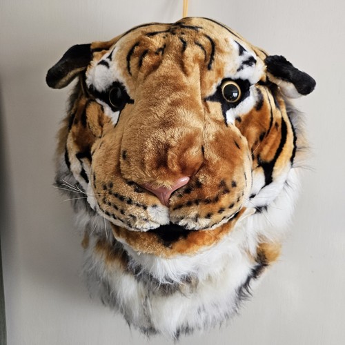Neuer gepolsterter tigerkopf - neuer,