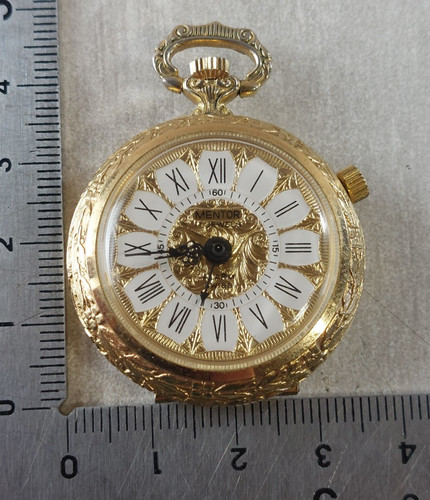 Alte mechanische taschenuhr - alte,