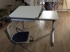 Kinderschreibtisch Verstellbar Neigbar Mit Stuhl Von Kettler