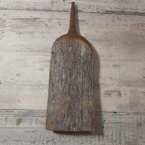 Altes totem holzobjekt spitz - altes,