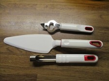 Küchengeräte Set  Kirschkern Entsteiner  ,Flaschenöffner  u.  Tortenheber