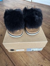 UGG Damen Holly schwarz