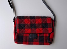 Esprit Umhängetasche Crossbody Tasche Schultertasche rot schwarz kariert