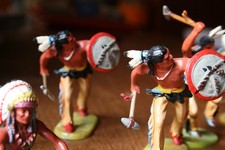 8 Elastolin Figuren Indianer