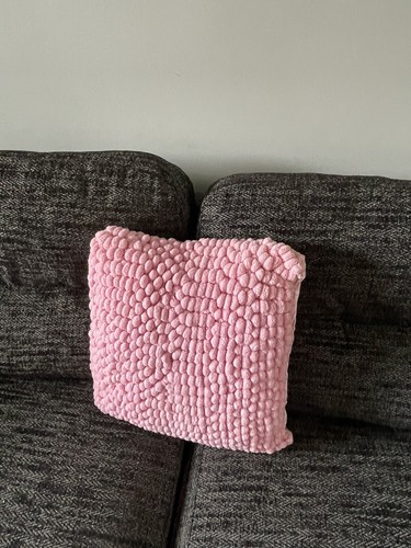 Bommelkissen baby rosa - bommelkissen.,