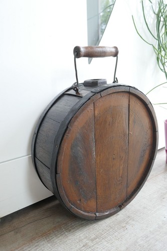 Altes schönes holzfass lagl - altes,