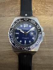 Otumm Armbanduhr mit