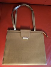Mandarina Duck Hera, Elegante