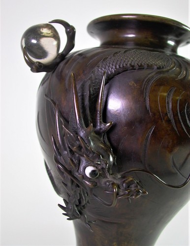 China bronze vase 1900 - bronze,