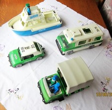 Playmobil Polizei Autos, Mannschaftswagen, Motorräder, Boot.