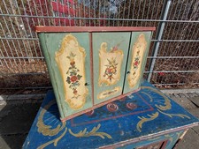 Puppenkleiderschrank