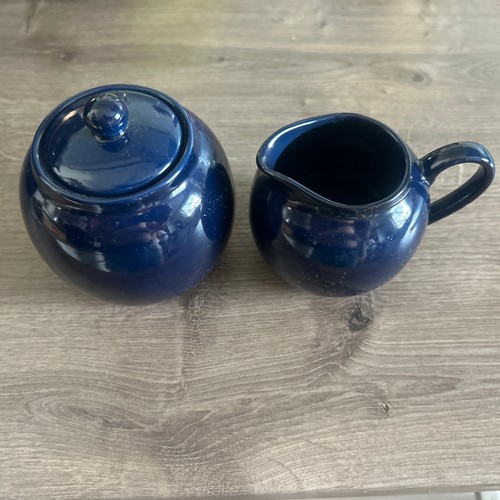Zuckerdose und milchkännchen - und,