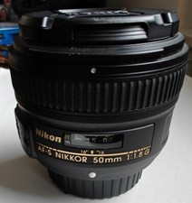 Nikon AF-S NIKKOR 50 mm 1:1,8G Objektiv (58mm Filtergewinde) -- neuwertig