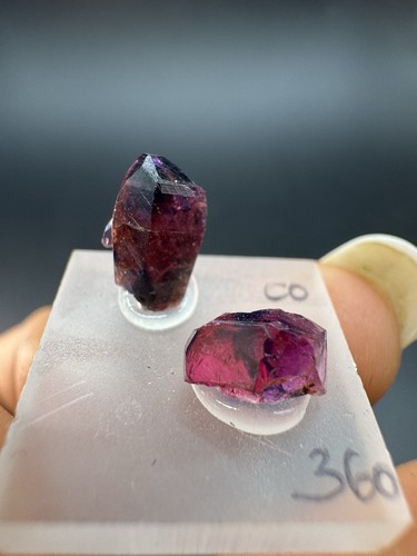 Rubin saphir kristall - kristall, (0.7gr)