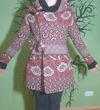 wunderschöner  roter Brokat