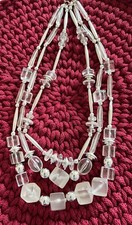 3-reihige Kette mit Perlen