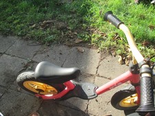 Laufrad 12 Zoll rot gelb Mädchen Jungen gebraucht günstig Abholung/Versand