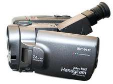 Sony Hi8 Hifi-Stereo Camcorder CCD-TRV70E mit Video8-Funktion vom Fachhändler