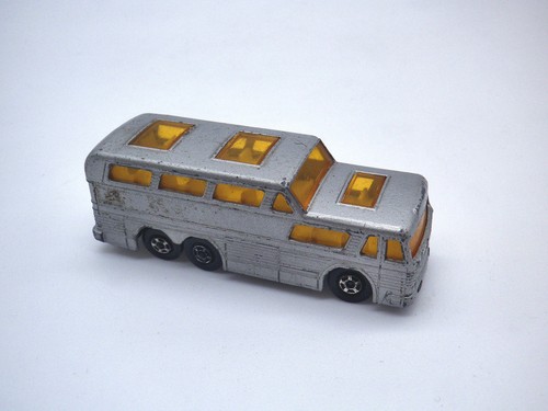 Matchbox 66 coach - nr.,