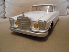 " Mercedes-Benz 220 SE " GAMA