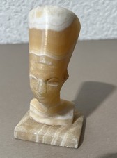 NOFRETETTE. Steinbüste 70-er