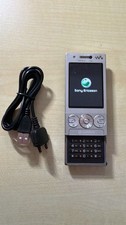 Sony Ericsson W715 - Luxury