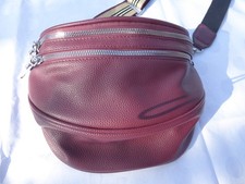 Moderne Damenbauchtasche in