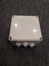Abzweigkasten mit  Dichtung 100×100×58mm Feuchtraum mit 6 Kabeleinführungen 1St