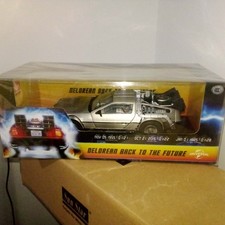 DELOREAN DIE CAST 1-18 SUN