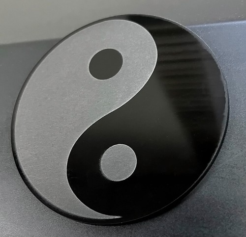 Yin yang lasergravur - yin, mm