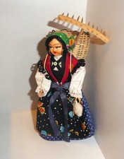 Trachtenpuppe mit Heurechen und Korb Italien Passo Pordoi Heuernte Bäuerin 17cm