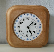 Alte Emaille/Holz Küchenuhr/ Wand Uhr Mechanisch Holz mit Pendel und Schlüssel