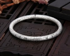 B25 Armreif buddhistisch rund gehämmert 6-Wort-Mantra Feinsilber Silber 999 