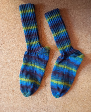 Socken handgestrickt mit Regia 4-fach viva Color Wolle 44/45  gelb türkis braun