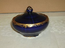 Kleine Deckeldose Schmuckdose Porzellan Handmalerei echt Kobalt, Goldverzierung