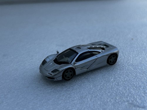 Minichamps mclaren roadcar - f1,