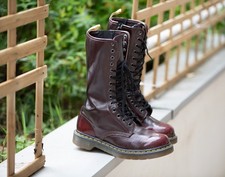 Dr Martens 14 Eye Stiefel