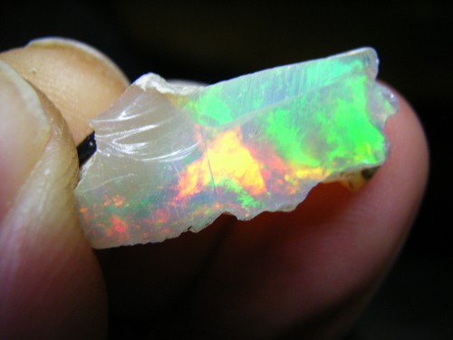 Schöner edelopal kristallopal - schöner,