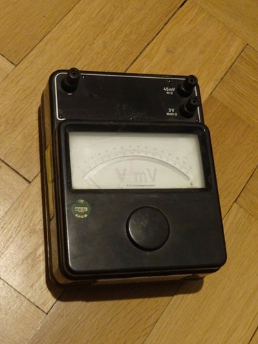 Voltmeter spannungsmesser - voltmeter,