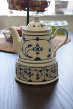 Porzellan Teekanne mit