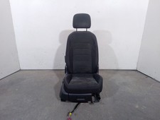 5QA881106 RECHTER VORDERSITZ /