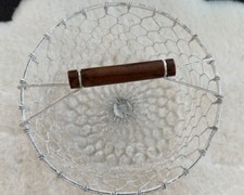 Kleiner Korb Weiß Metall Holzgriff Blumen Utensilien Obst Weiß Gitter