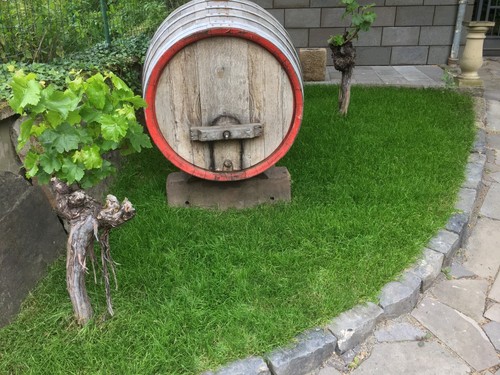 Altes weinfaß eichenholz - weinfaß,