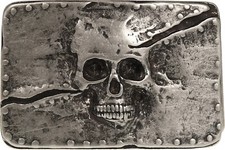 Buckle mit Totenkopf Motiv