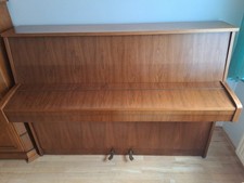 verkaufe Klavier mit mechanischen Dämpfer