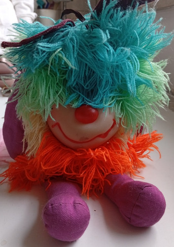 Stofftier puppe troll - bunt, mit