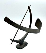 Alte Sonnenuhr aus Bronze oder Eisen ? Zeitmesser dekorativ H 15 B 13,5 T 10,5cm