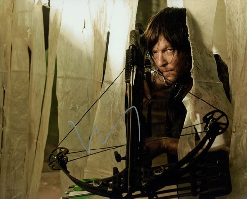 The walking dead daryl - walking,