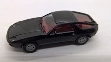 Herpa Porsche 928 schwarz mit Telefon-Felgen innen rot (29)